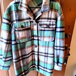 Shacket -mint and cream